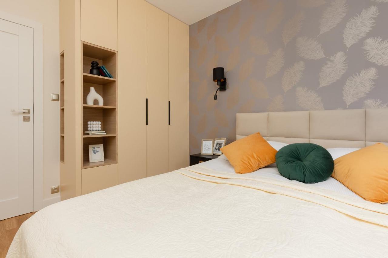 Deluxe Apartment Wronia 45 With Ac, Parking & Balcony By Renters Prestige วอร์ซอ ภายนอก รูปภาพ